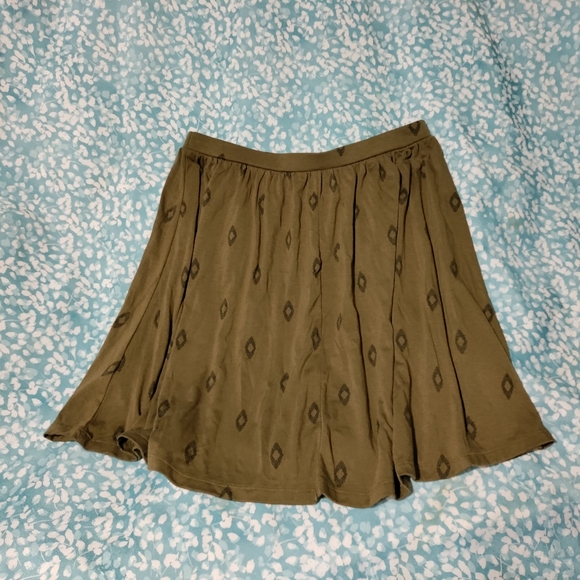 Old Navy Olive green skirt, Size Small - Picture 2 of 4